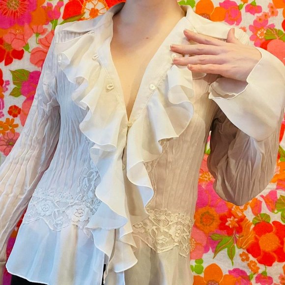 Vintage y2k ivory ruffle romantic poet blouse with frilly neckline - Picture 3 of 4